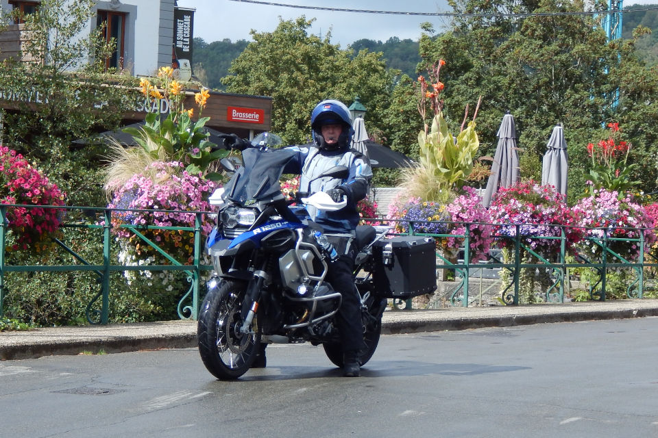 Motorrijbewijspoint Nijmegen examengarantie AVB en AVD